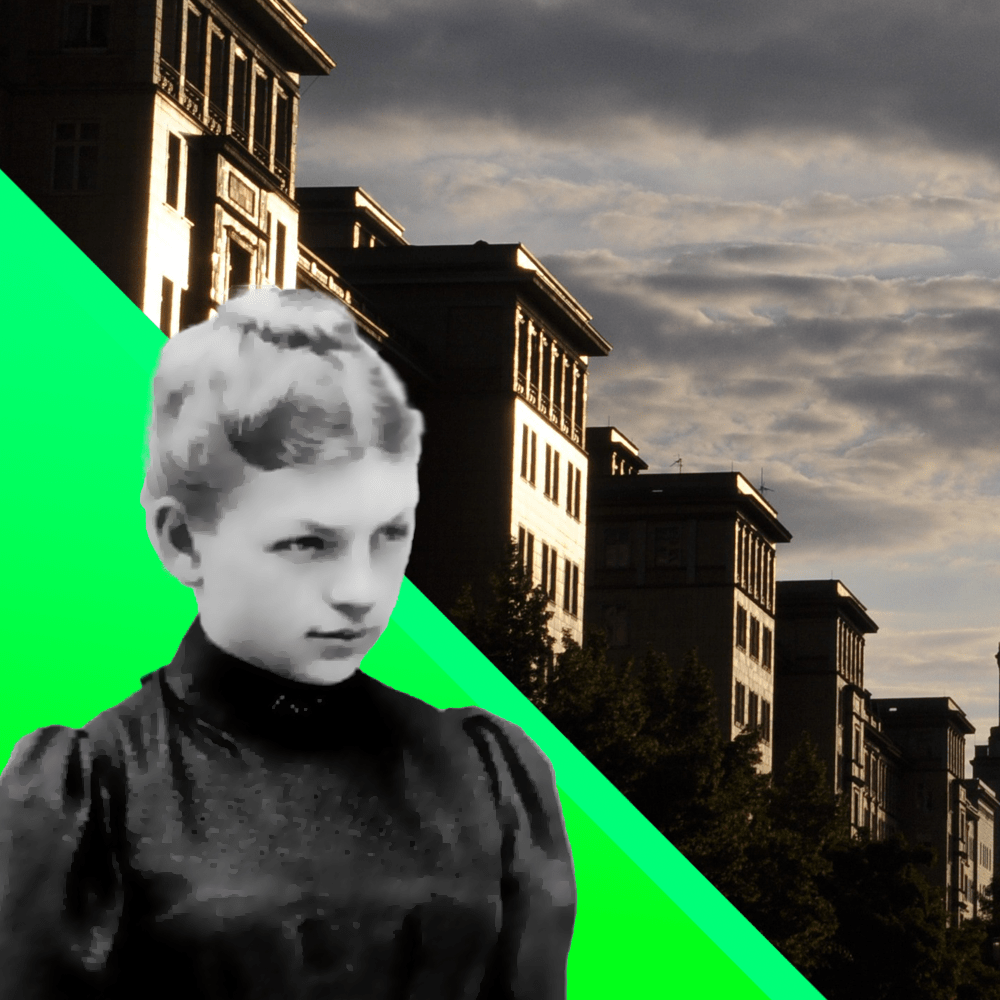 Lasst sie Luft essen 1, Foto von Clara Immerwahr (1870-1915), im Hintergrund Frankfurter Tor, Berlin